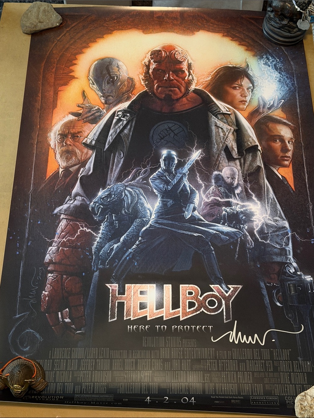 SIGNED DREW STRUZAN HELLBOY MOVIE ONE SHEET. 39.5”x26.75” RARE!
